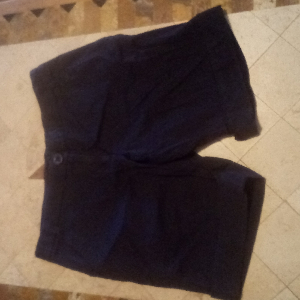 Contemporary Edge Woman's Shorts size 6